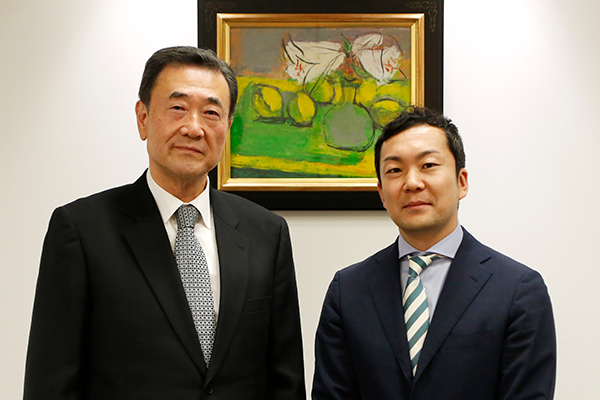 (左)株式会社インサイト 前代表取締役　九鬼 隆章 様(右)日本M&Aセンター 地方創生室　上田 隼士