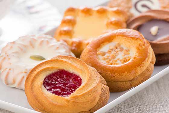 栄光堂製菓が創業時から大切に作り続けるロシアケーキ