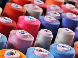 アパレル・縫製・卸・小売り（ OEM 生産中心）